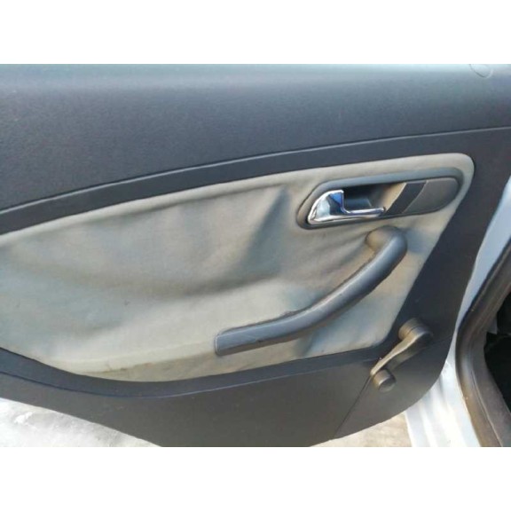 seat ibiza (6l1) del año 2004