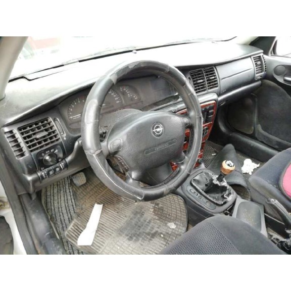 opel vectra b berlina del año 2002