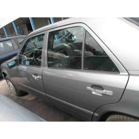 mercedes-benz clase e (w124) berlina del año 1988