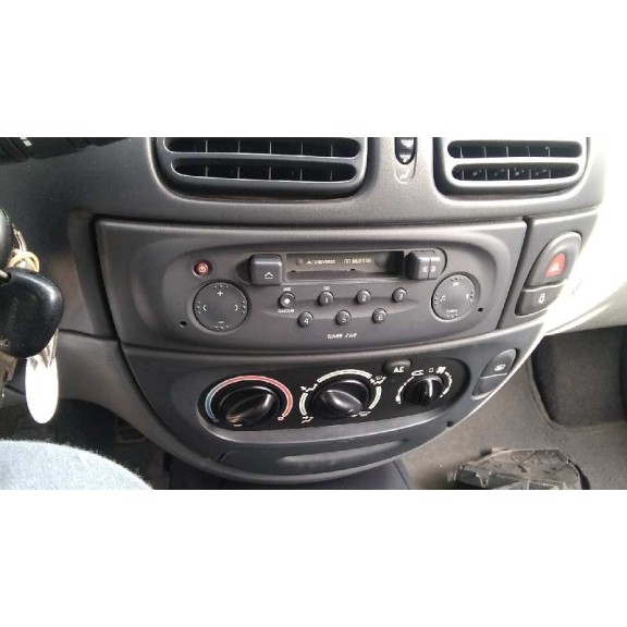 renault megane i fase 2 berlina (ba0) del año 2001