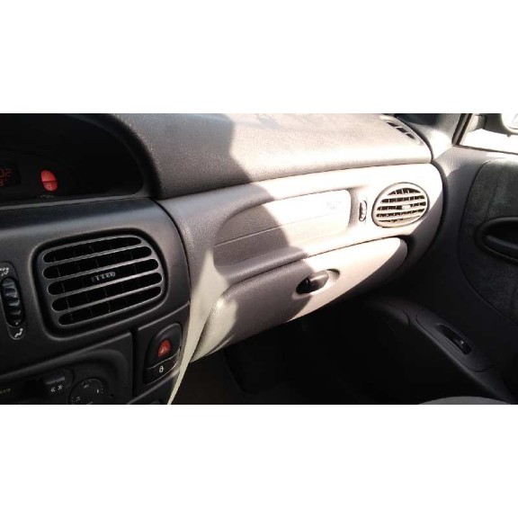 renault megane i fase 2 berlina (ba0) del año 2001