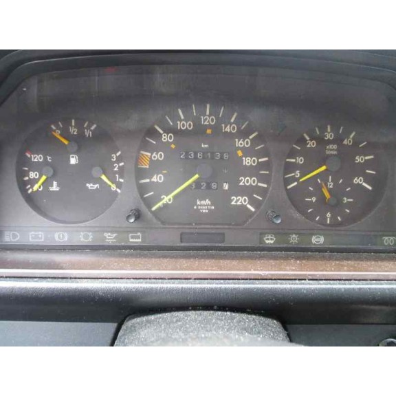 mercedes-benz clase e (w124) berlina del año 1988