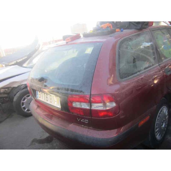 volvo v40 familiar del año 2002
