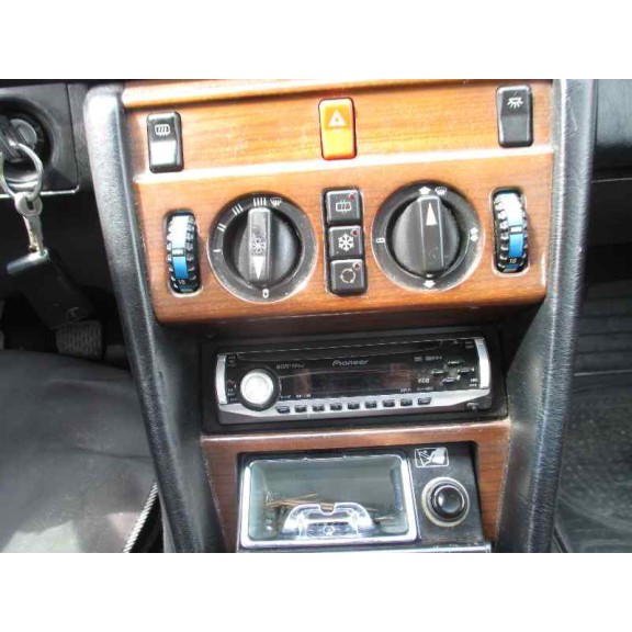 mercedes-benz clase e (w124) berlina del año 1988