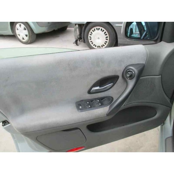 renault laguna ii (bg0) del año 2002