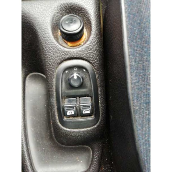 peugeot 206 berlina del año 1999