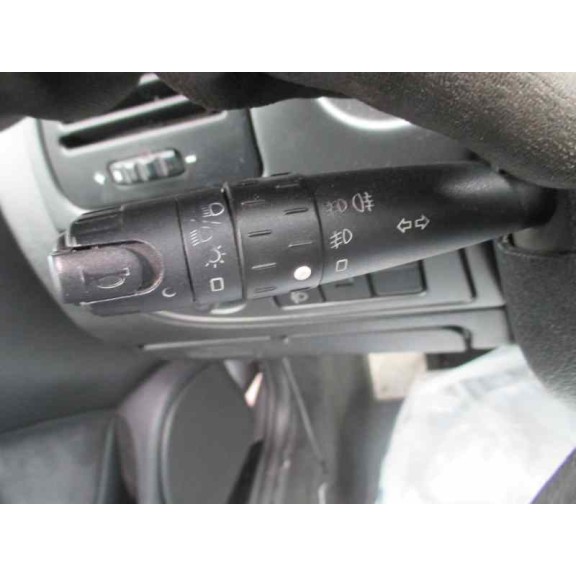 citroën xsara berlina del año 1999