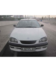 toyota avensis berlina (t 22) del año 1998