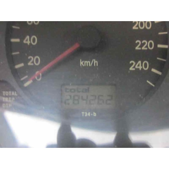 toyota avensis berlina (t 22) del año 1998