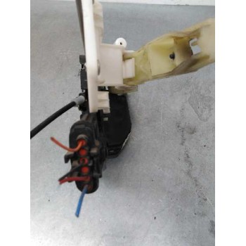 Recambio de cerradura puerta trasera izquierda para kia carens (un) concept referencia OEM IAM 814101D010  4 CABLES