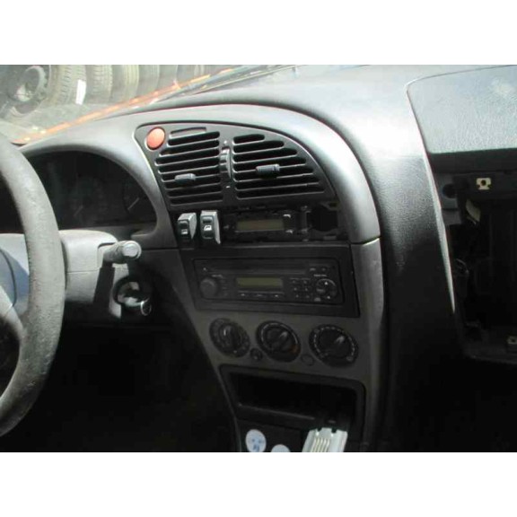 citroën xsara berlina del año 2000