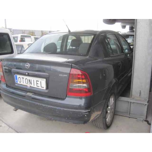 opel astra g berlina del año 2002