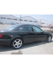 mercedes-benz clase e (w211) berlina del año 2005 2