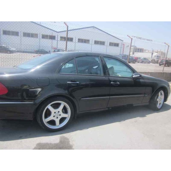 mercedes-benz clase e (w211) berlina del año 2005