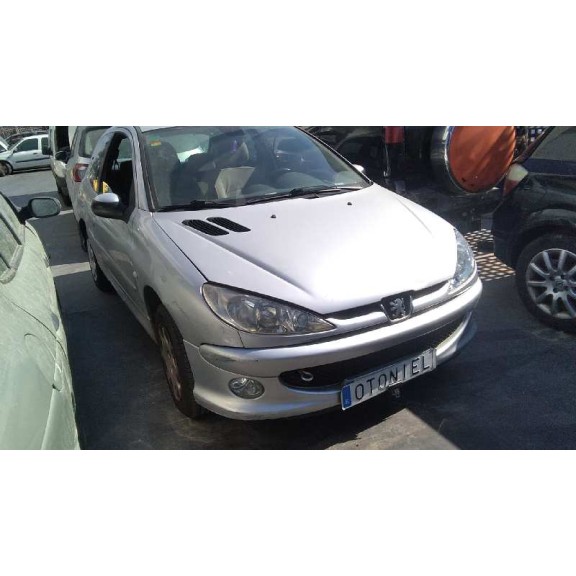 peugeot 206 berlina del año 2004