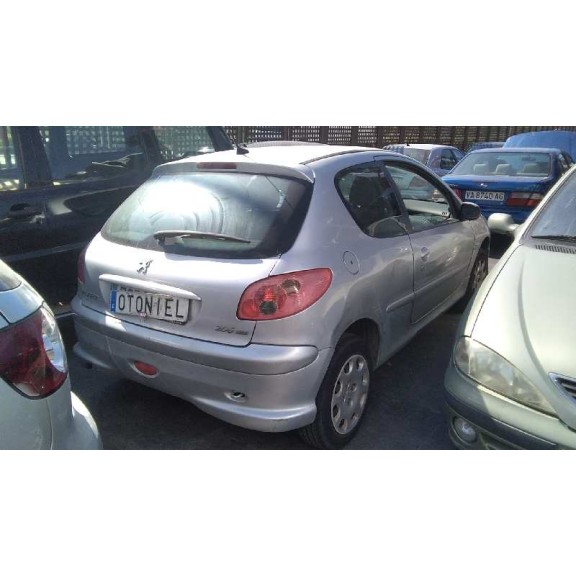 peugeot 206 berlina del año 2004