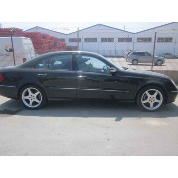 mercedes-benz clase e (w211) berlina del año 2005
