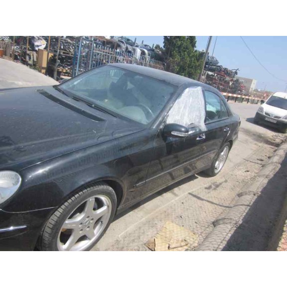 mercedes-benz clase e (w211) berlina del año 2005