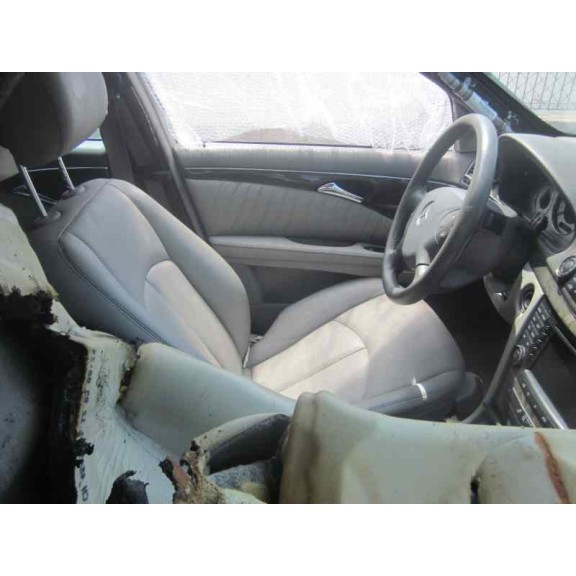 mercedes-benz clase e (w211) berlina del año 2005