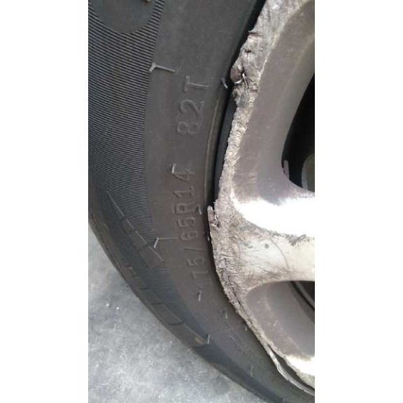 peugeot 206 berlina del año 2004