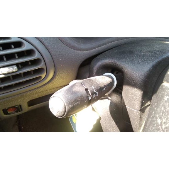 peugeot 206 berlina del año 2004