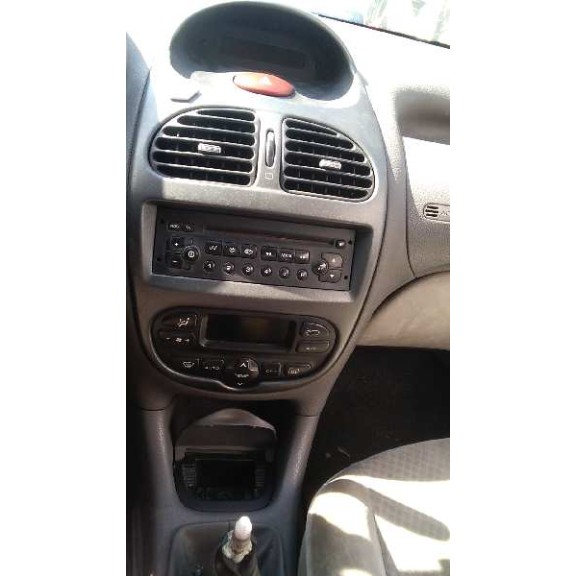 peugeot 206 berlina del año 2004