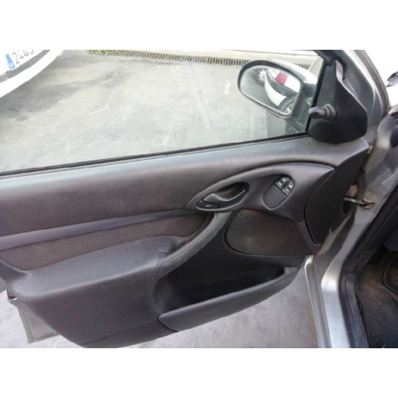 ford focus berlina (cak) del año 2004