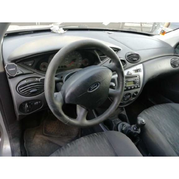 ford focus berlina (cak) del año 2004