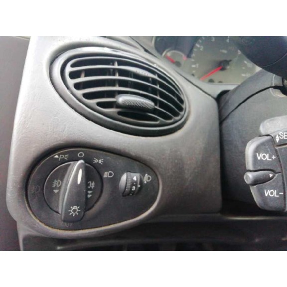 ford focus berlina (cak) del año 2004