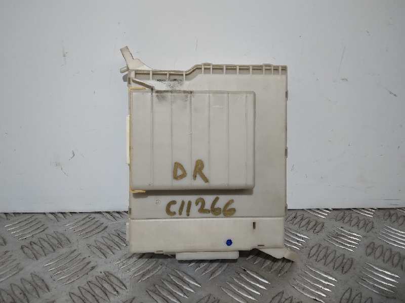 Recambio de caja reles / fusibles para lexus is200 (ds2/is2) 2.2 d-cat referencia OEM IAM 8273053020  