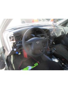 nissan primera berlina (p11) del año 2002 2