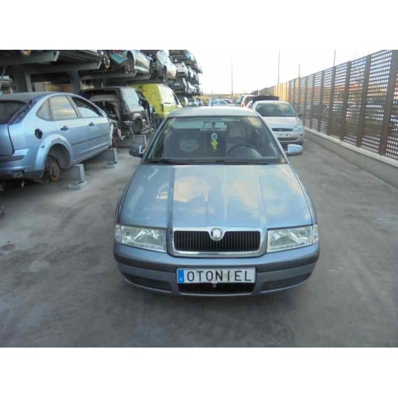 skoda octavia berlina (1u2) del año 2002