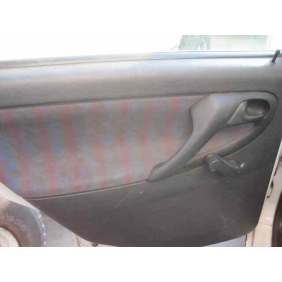 volkswagen polo berlina (6n1) del año 1998