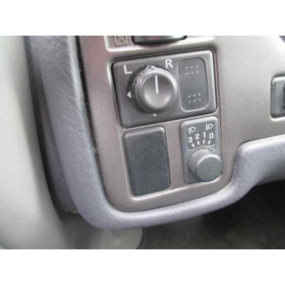 nissan primera berlina (p11) del año 2002