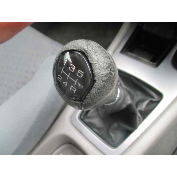 nissan primera berlina (p11) del año 2002