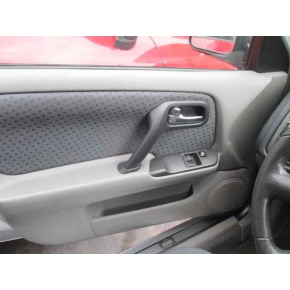 nissan primera berlina (p11) del año 2002