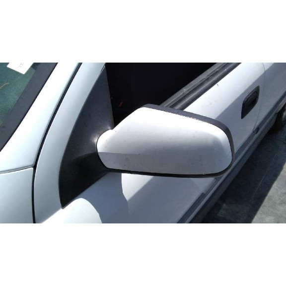 opel astra g berlina del año 1999