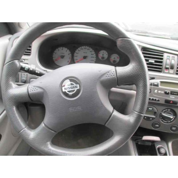 nissan primera berlina (p11) del año 2002
