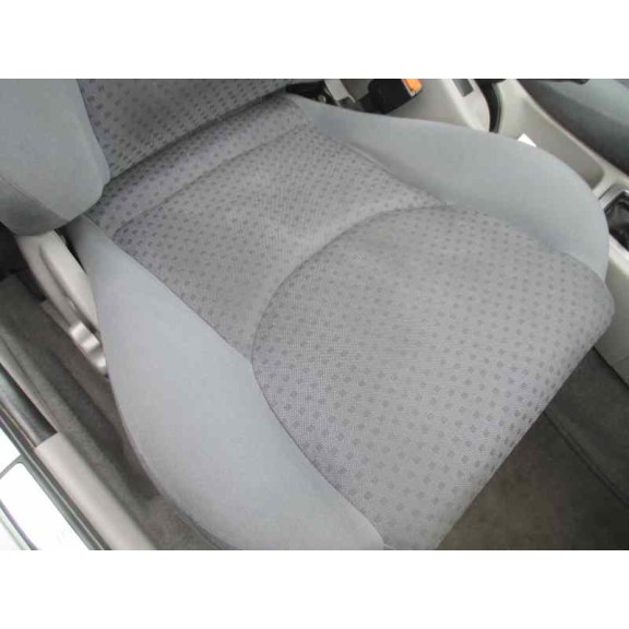 nissan primera berlina (p11) del año 2002