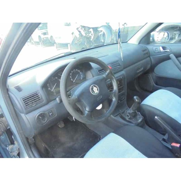 skoda octavia berlina (1u2) del año 2002