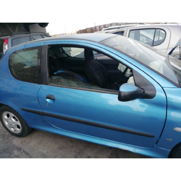 peugeot 206 berlina del año 2001