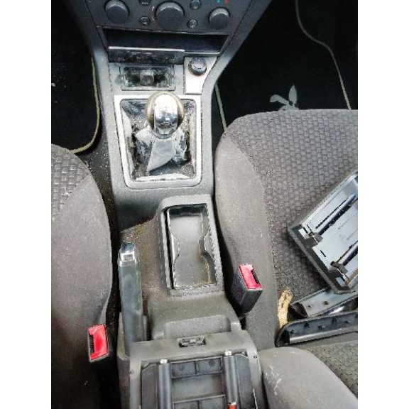 opel vectra c berlina del año 2003