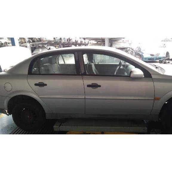 opel vectra c berlina del año 2003