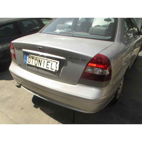 daewoo nubira berlina del año 2000