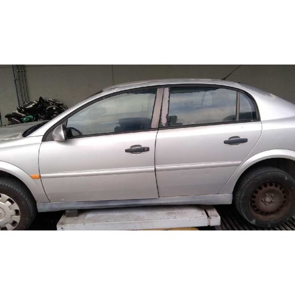 opel vectra c berlina del año 2003
