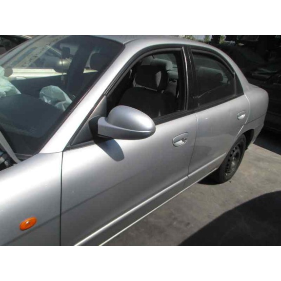 daewoo nubira berlina del año 2000