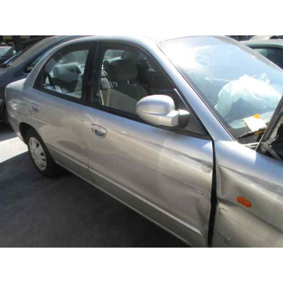 daewoo nubira berlina del año 2000