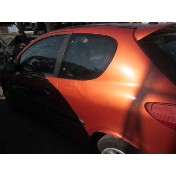 peugeot 206 berlina del año 2001