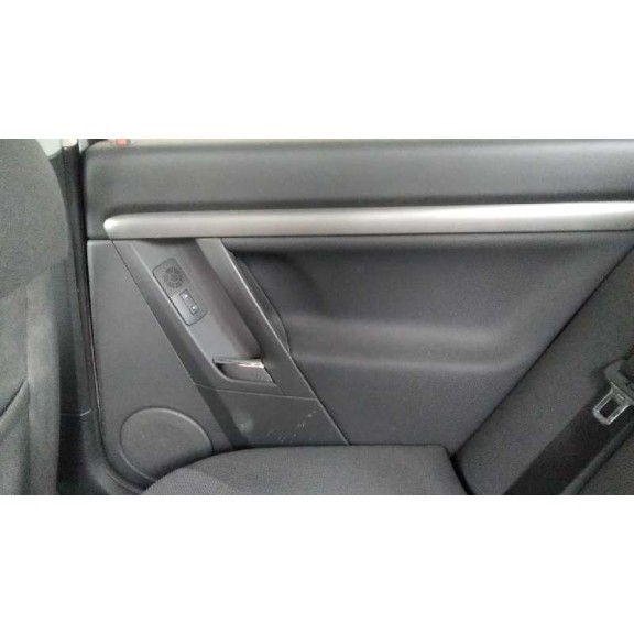 opel vectra c berlina del año 2003