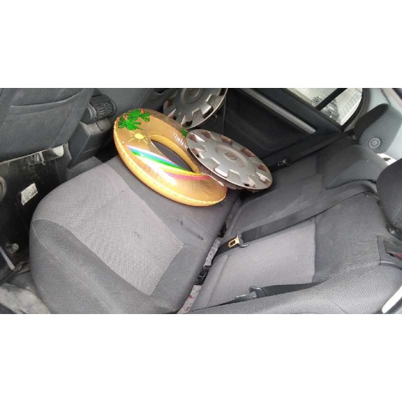 opel vectra c berlina del año 2003